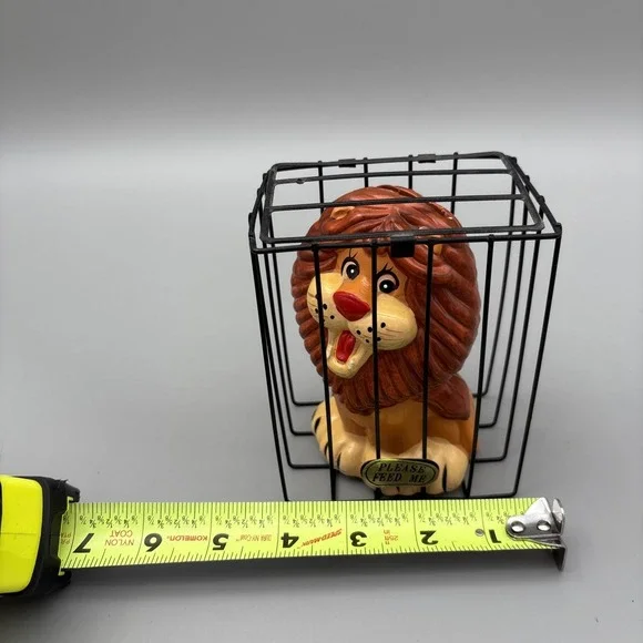 Vintage Coin Bank, Lion In A Cage "Please Feed Me" Ceramic Bank, 5" 80's  Taiwan - Picture 6 of 16